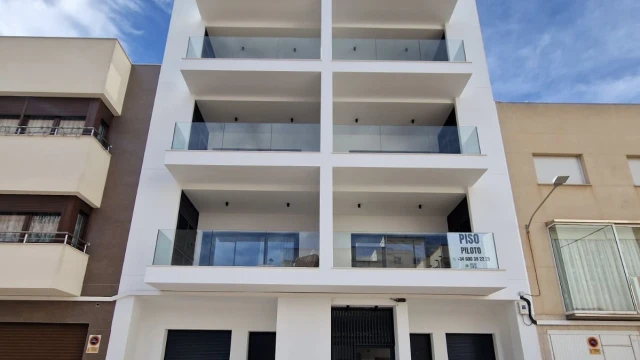 Элитное жилье в Аликанте: у моря, с бассейном и террасами