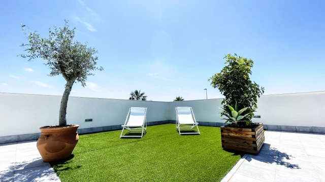 Элитные виллы в Pilar de la Horadada: комфорт и роскошь у моря