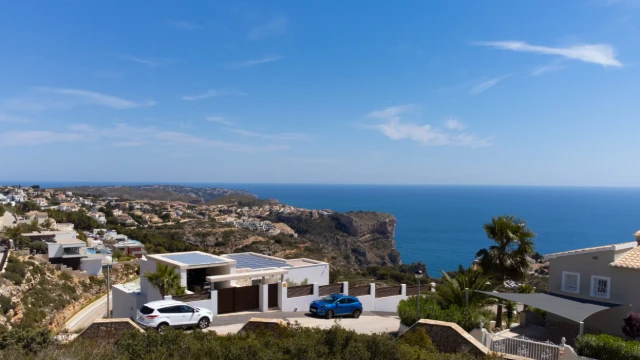 Роскошная вилла с видом на море и бассейн, Коста Бланка, Бенитачелль