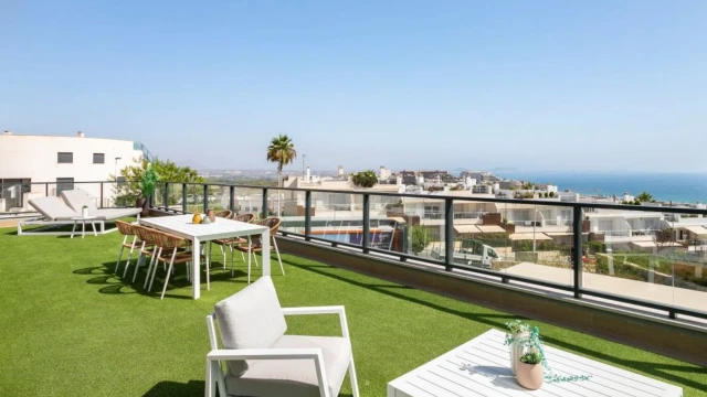 Современные апартаменты с видом на море в Гран Алаканте