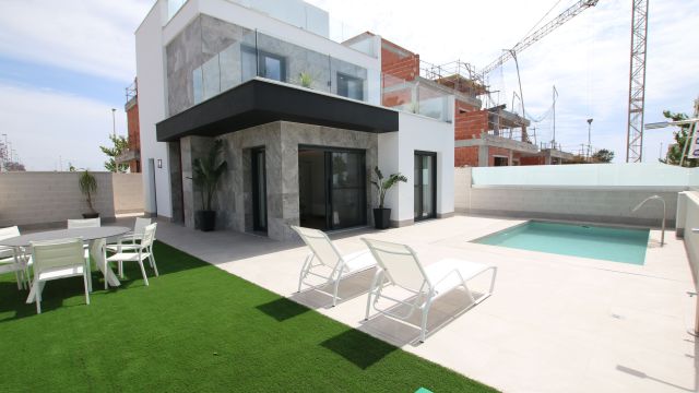 Уникальные дома с бассейном в Пилар-де-ла-Орадада, Аликанте