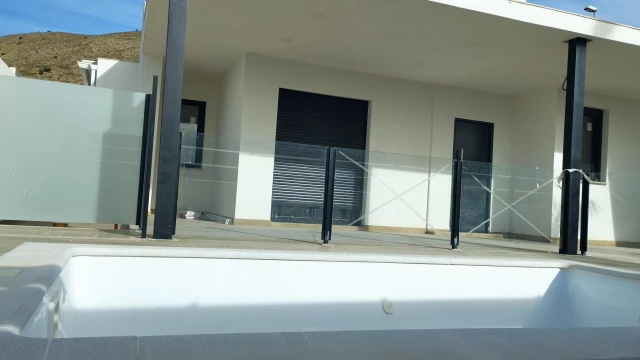 Новостройки в Мурсии: просторные дома в Фортуне.