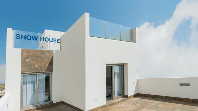 Villas modernas en Orihuela Costa con precios desde 390 000 €