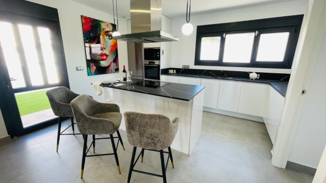 Эксклюзивная вилла с видом на море и садом на Коста-дель-Соль