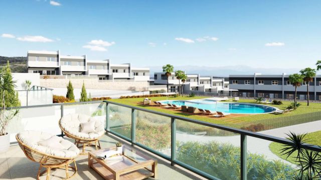 Современный дизайн | Просторные террасы | Общий бассейн | Природная обстановка и близость к морю