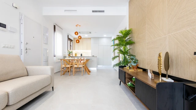 Villa mediterránea moderna con piscina privada y solárium