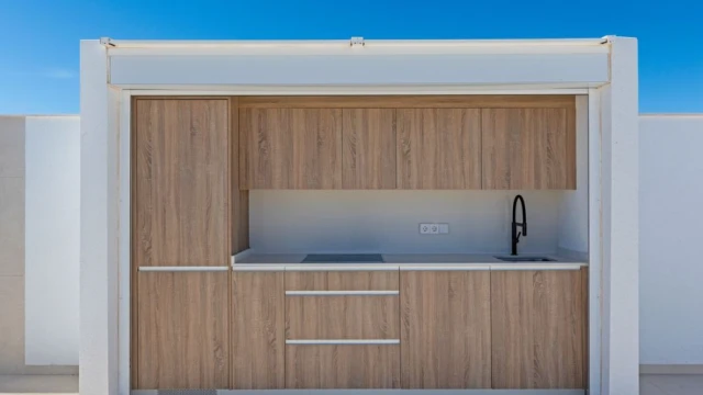 Эксклюзивные новые дома в привилегированном месте Пилар-де-ла-Орадада: апартаменты 90 м² с 3 спальнями и 2 ванными комнатами.

"Новые апартаменты с видом…