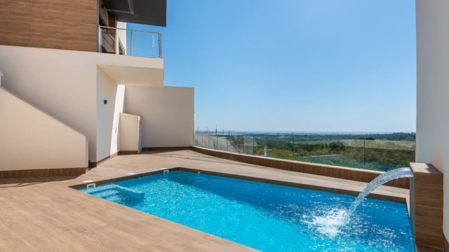 Modern Villas in San Miguel de Salinas with Private Garden and Pool
