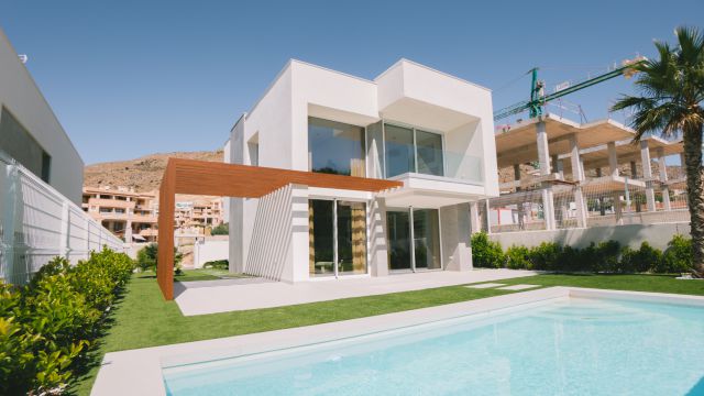 Exclusive Villas by the Mediterranean Sea in Finestrat - Modern Design, Nature, and Privacy
