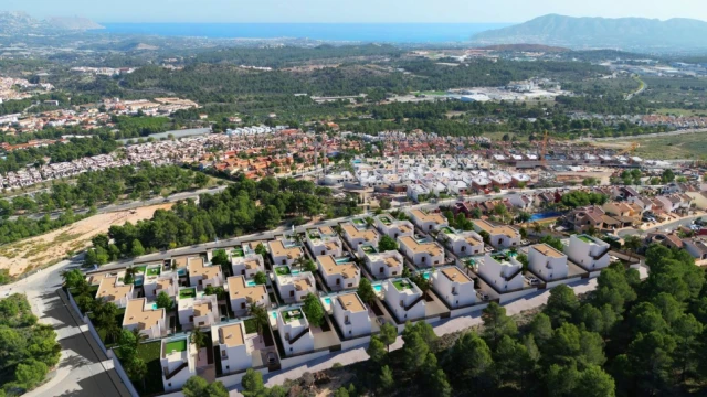 Эксклюзивные виллы в природном районе Polop: комфорт и устойчивость