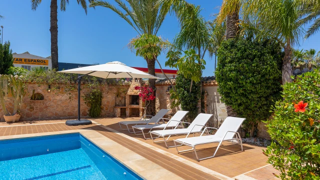 Шикарная вилла у моря в Пунта-Прима, Коста-Бланка