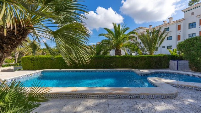 Роскошная вилла в Лас-Филипинас (Вилламартин): приватность, комфорт и прекрасная природа