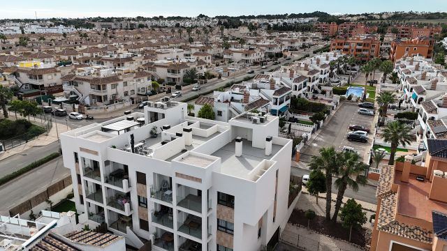 Роскошная пентхаусная квартира с солярием в комплексе Residential Soul, Villamartin