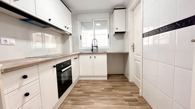 Apartament 2 sypialnie w San Miguel de Salinas - nowoczesny design i dogodna lokalizacja