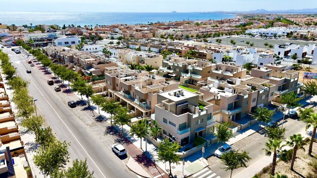 Современный дом у моря с 4 спальнями в Торре-де-ла-Орадада