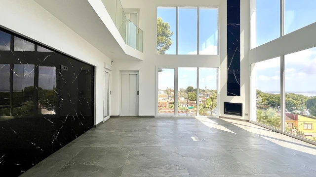 Впечатляющая вилла 6 спален с бассейном и видом на сольные озера