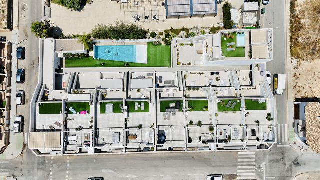 Просторная квартира с двумя спальнями и джакузи рядом с пляжем