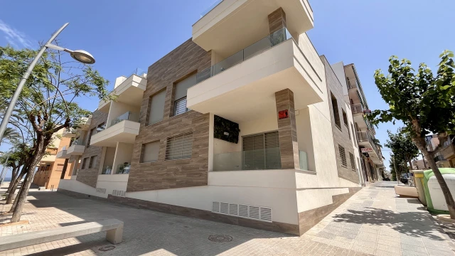 Изумительный пентхаус на первой линии с панорамным видом на море в Торре-де-ла-Орадада!