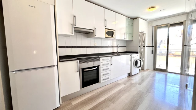 Просторная квартира в центре Санта-Полы с видом на юг