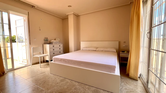 Роскошная вилла в Ла Зения: 5 спален, бассейн, сады