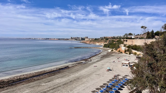 Роскошная вилла на юге Кабо-Роиг всего в 500 м от пляжа, с 6 спальнями и бассейном