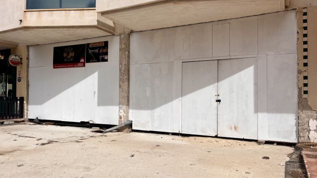 Уникальная недвижимость у пляжа Ла Зения: 2 независимые единицы, идеальное место для инвестиций!