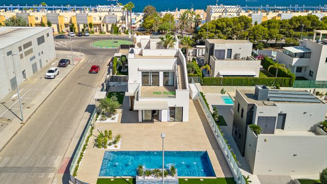 Stunning New-Build Villa in Prestigious Dehesa de Campoamor