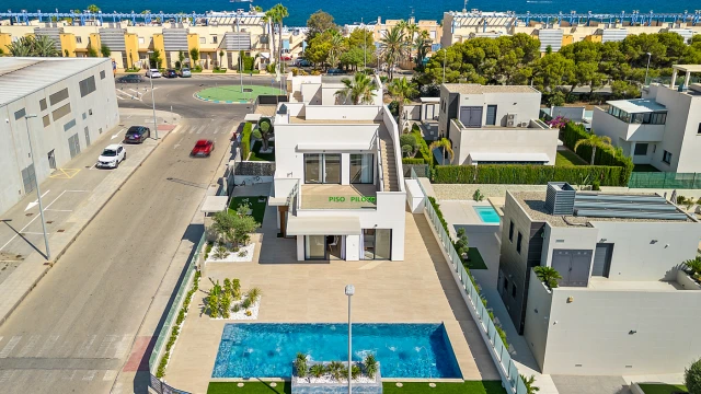 Stunning New-Build Villa in Prestigious Dehesa de Campoamor