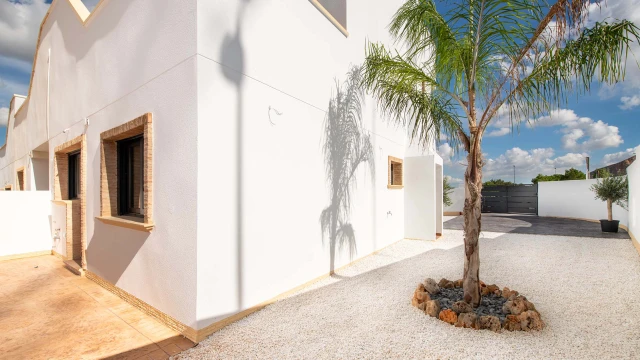 Новые таунхаусы и бунгало в Коксе: комфорт и средиземноморское спокойствие