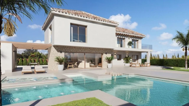Luxurious 4-Bedroom Villa with Pool and Solarium in Cabo Roig, Orihuela Costa