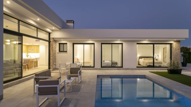 Современные виллы с частным бассейном в окружении природы, Каласпарра