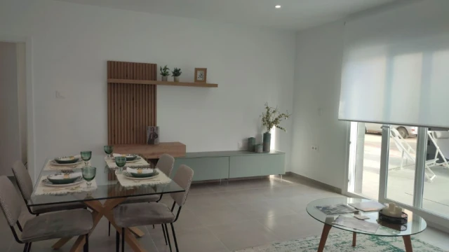 Современные виллы с бассейном, солярием и парковкой рядом с гольф-полями