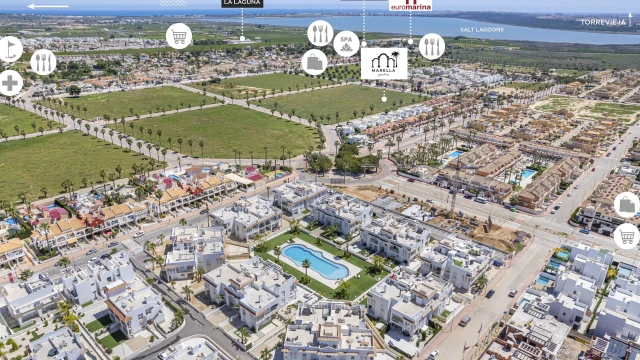 Современные апартаменты в Рохалесе с садом или солярием и бассейном