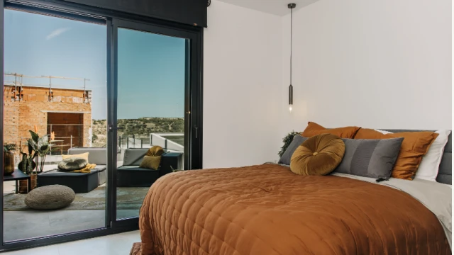 Эксклюзивные дизайнерские виллы с видом на море в Рохалесе