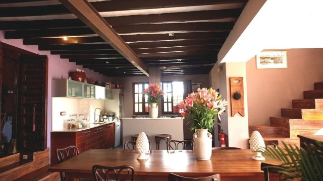 Уникальный загородный дом с видом на озеро Ла Педрера и большим бассейном