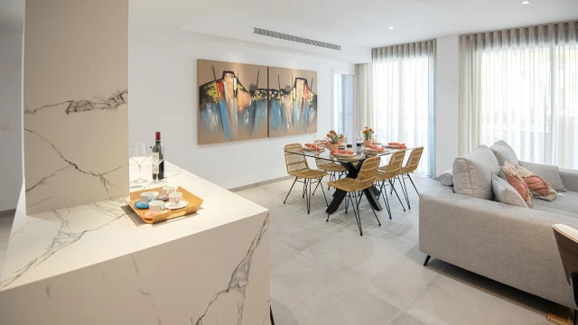 Obra nueva en San Pedro del Pinatar con piscina, terrazas y solárium