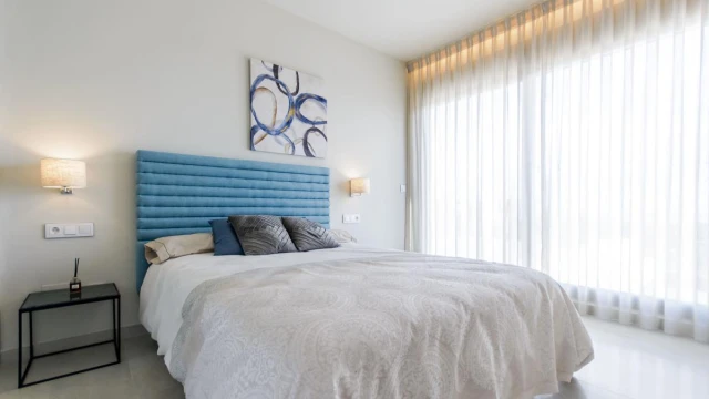 Elegantes villas modernas con jardín privado y piscina en San Miguel de Salinas