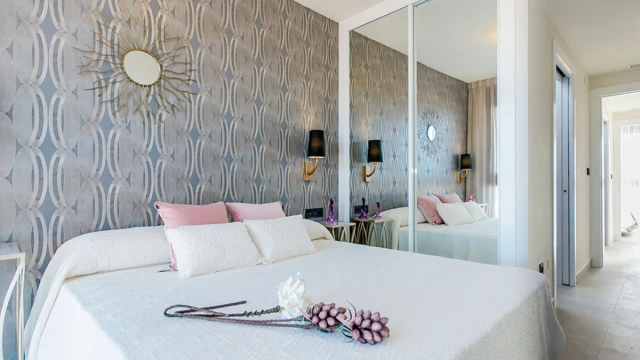 Новый современный жилой комплекс с бунгало и видами на розовое озеро, Торревьеха