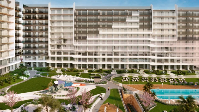 Апартаменты класса люкс у моря в новом комплексе в Торревьехе