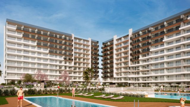 Апартаменты класса люкс у моря в новом комплексе в Торревьехе