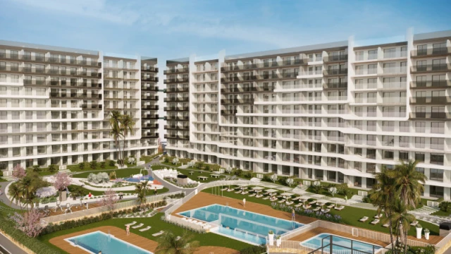 Апартаменты класса люкс у моря в новом комплексе в Торревьехе
