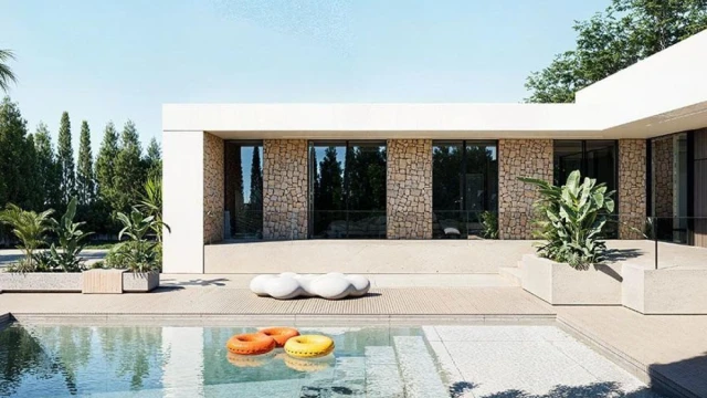 Современный дом с бассейном рядом с морем и лагунами