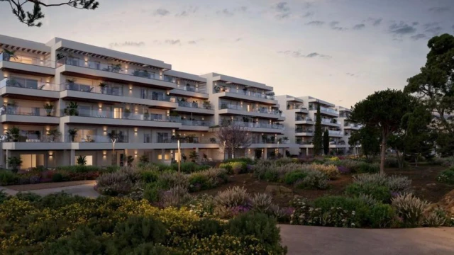 Residencial con terrazas, piscina y servicios a un paso del mar en El Verger