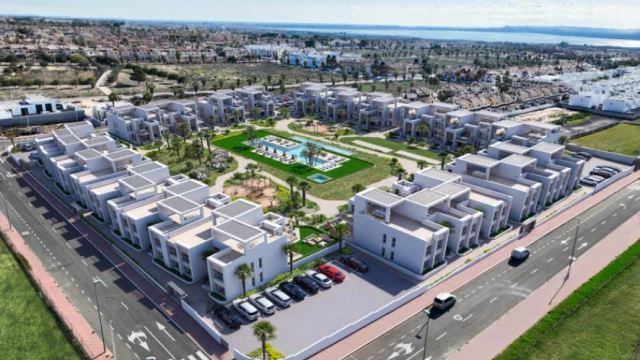 Современные апартаменты в закрытом комплексе в Сьюдад-Кесада, Аликанте