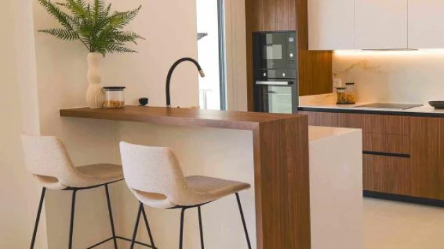 Современные дома с садом и бассейном в престижном районе Сьюдад Кесада